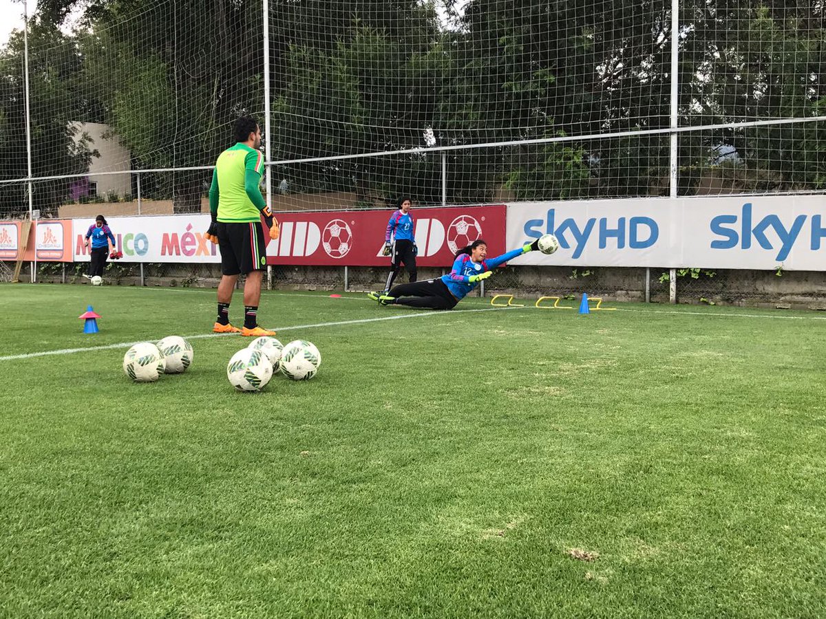 miseleccionmx's tweet photo. #Sub15Fem | Así nuestra segunda sesión del día en el CAR...

#PasiónyOrgullo https://t.co/12YI5GVAlK