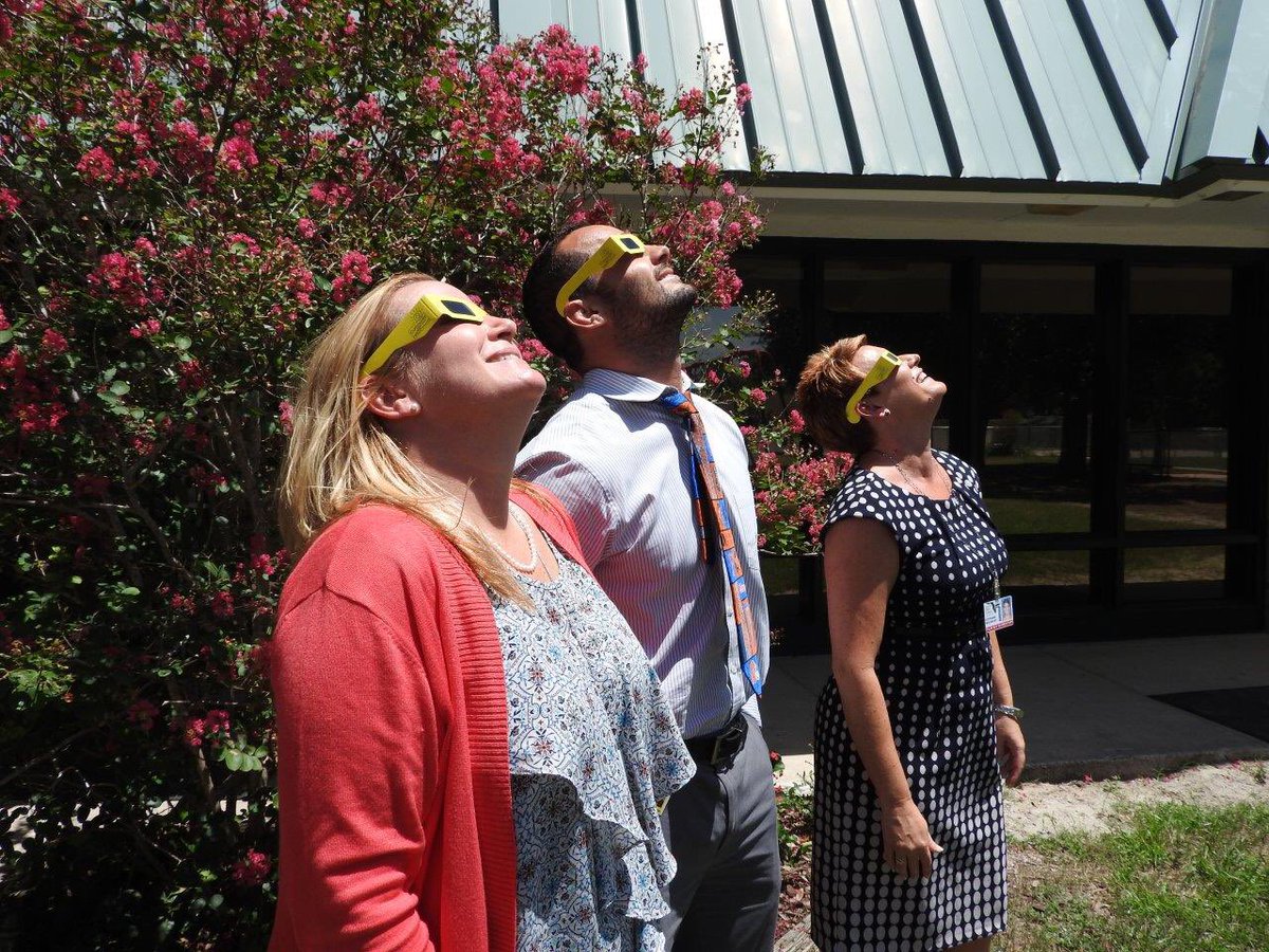 PalmBayEl's tweet photo. Our Admin at Palm Bay Elementary checks out the Solar Eclipse. Thanks Community Credit Union for the glasses!
@ccuflorida #BPS321 #BPSbiz https://t.co/YBFQf6KzlV