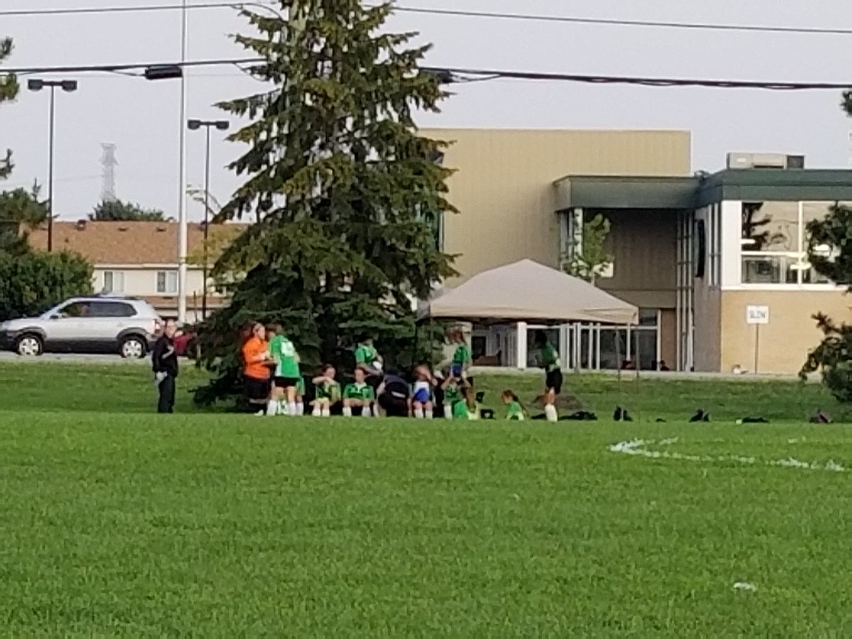 brmerrett's tweet photo. Hot, muggy night in Kanata for @WOSsoccer vs @OGSCHornets G13. Tight match, we are ahead 1-0 at the half. #CreataBuzz @EastRegionSL @eodsa77 https://t.co/irQLKvIgmH