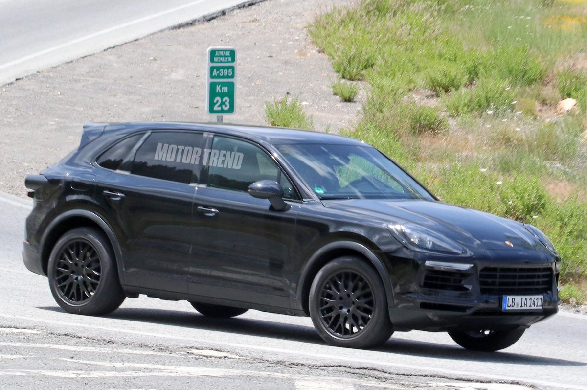 MotorTrend's tweet image. Mark your calendars. The new Porsche Cayenne is set to debut August 29. mtrnd.us/JYT3Bv