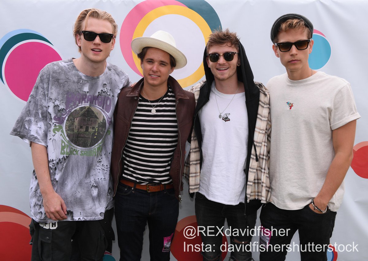 REXdavidfisher's tweet photo. Having fun #baskstage @vfestival @TheVampsband https://t.co/y0213Fqhe1