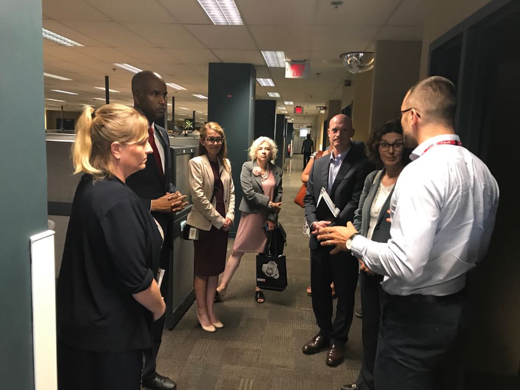 HonAhmedHussen's tweet image. IRCC a pris des mesures pour augmenter notre capacité opérationnelle. À #Montreal avec SM Marta Morgan pour remercier toute l'équipe.