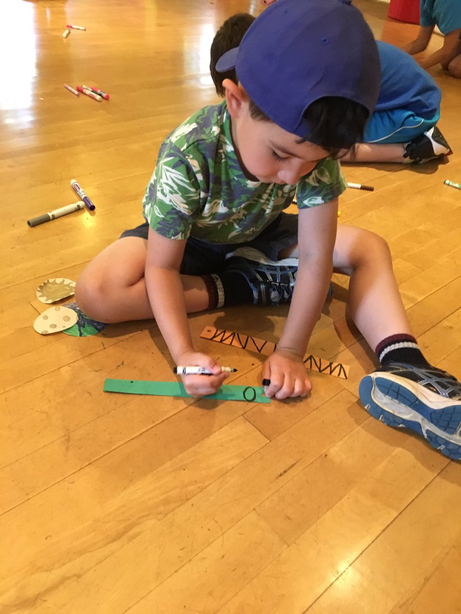 JollyRanchers25's tweet image. We had a quick science lesson and made our own solar eclipses with the @jawbreakers2017 and @TootsieRolls17!@banburykidscamp