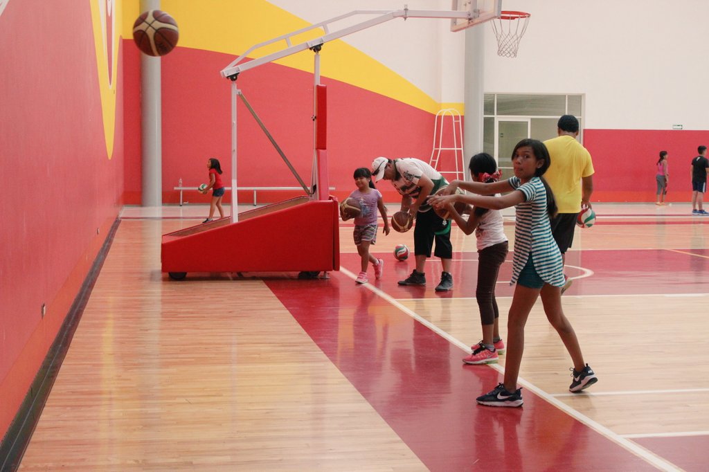 LaJaboneraTrc's tweet photo. Fútbol o box, basquet o pesas ¡Tú decides! Tenemos diferentes disciplinas en excelentes instalaciones ¿qué estás esperando! #YoSoyJabonera https://t.co/ZHzA3oaLnW