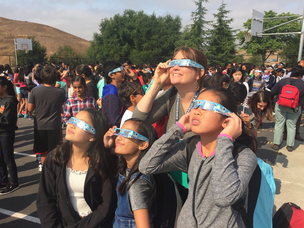 WindemereRanch's tweet photo. Fire Drill complete with 100% success!!!!  80% Solar eclipse safely viewed by staff and students #srvusdeclipse #SolarEclipse17 https://t.co/OAKdqqP6RX