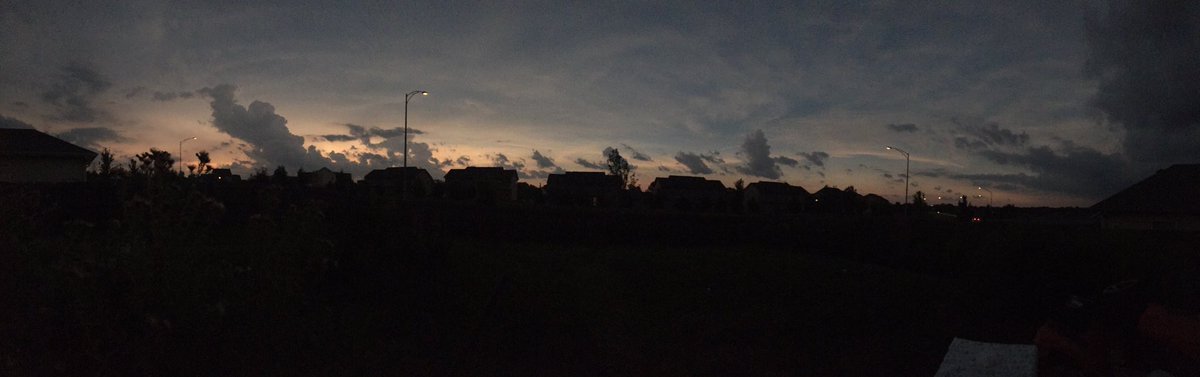 Bride2BrideBlog's tweet photo. Amazing 360 Sunset #eclispe2017 #SolarEclipse #EclipseDay #Eclipse2017CT #2017eclipse
#2017solareclipse https://t.co/ryH3zjAumJ