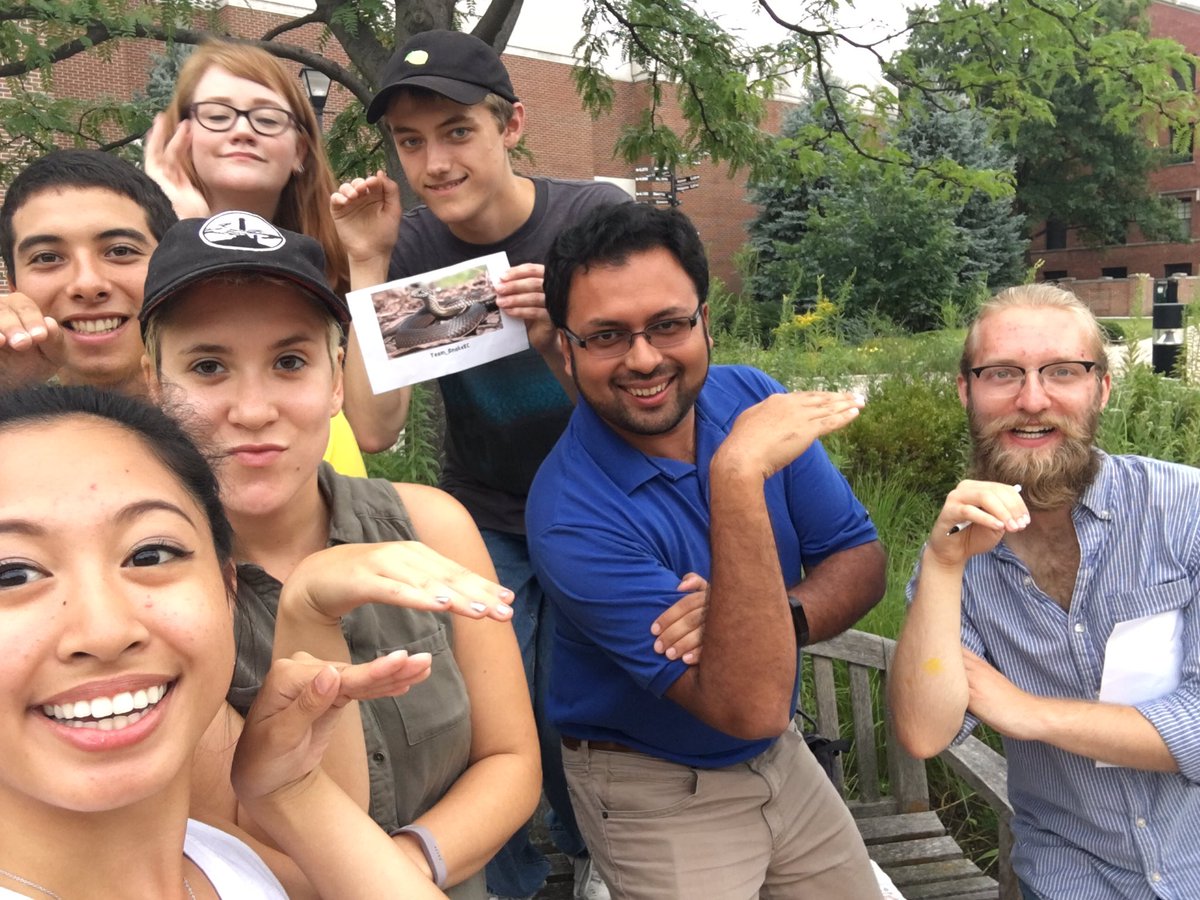 Team_SnakeEC's tweet image. @ec_ranger Ssssnakes like ssssstranger danger #EcSnakeOver #StrangerDangerRanger