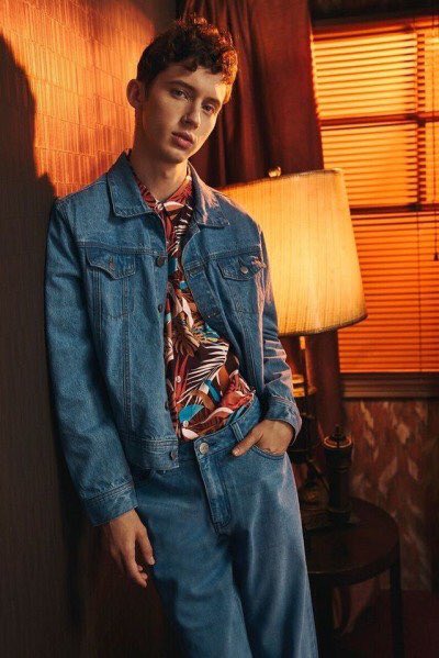 troyepanama's tweet photo. #TB
+ Fotos de Troye para la colección de #smyth (1) https://t.co/jF2kZsH9FI