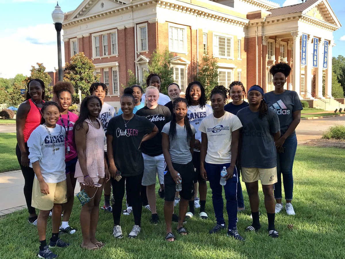 GSW_WBasketball's tweet photo. 2017-2018 GSW Women's Basketball! #GSW #GoCanes #16Deep https://t.co/nERpb4mpeC