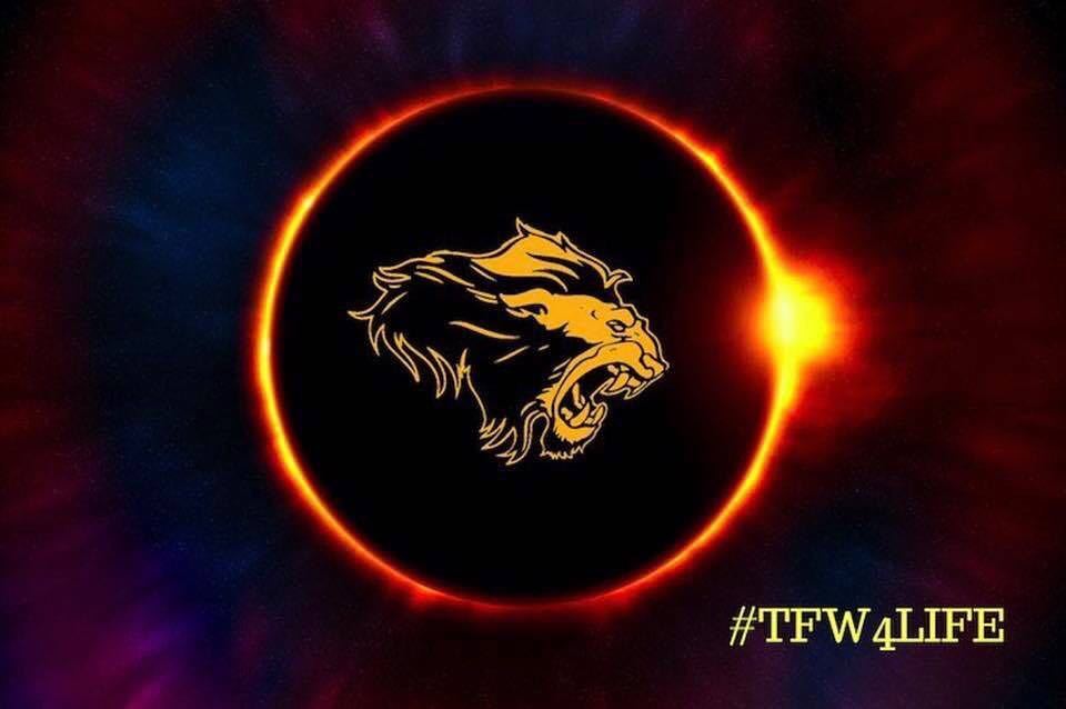 TJMRobertson's tweet photo. TFW Eclipse #tfw4life #trainingforwarriors #solareclipse #intotheroar https://t.co/9qRaQLx3jB https://t.co/ceRkSekBDd