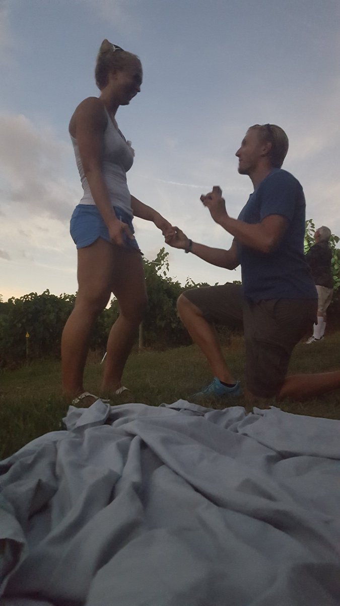 burke_science's tweet photo. #eclipseproposal #Eclipse2017 https://t.co/osSMDY03Mc