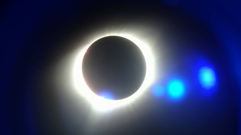 sdsmt's tweet image. Stunning shot of the #eclipse17 by #SDMines #physics instructor Michael Dowding! #Eclipe2017