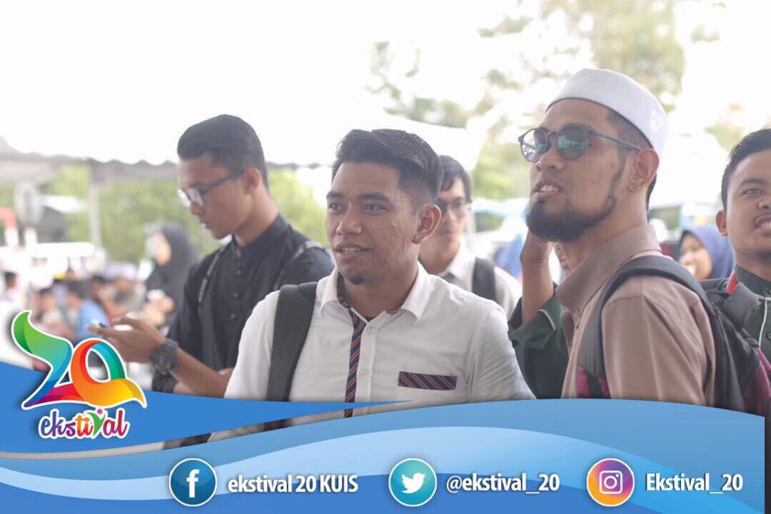 ekstivalkuis's tweet photo. Live Update : Language Day π
#Ekstival20
#SebarkanCintaPerkasakanDakwah165
#EkspoDanFestival
#MakeUsTrending
#IIUCS https://t.co/ADAtWENpbN