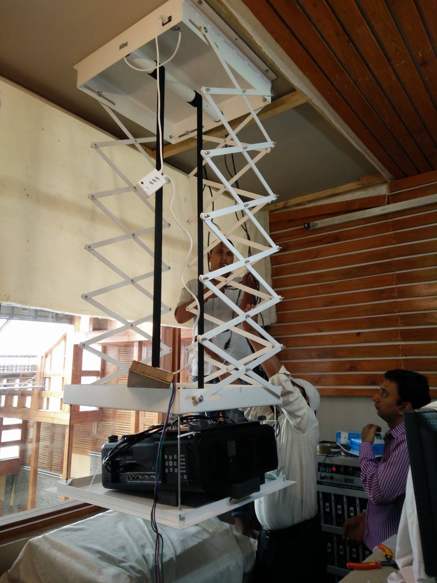eminentav's tweet photo. #panasonic #projector#ufomovies #projectorlift nice experience at Jaypee University of Information Technology Waknaghat Himachal. https://t.co/cGDBnb9aV2