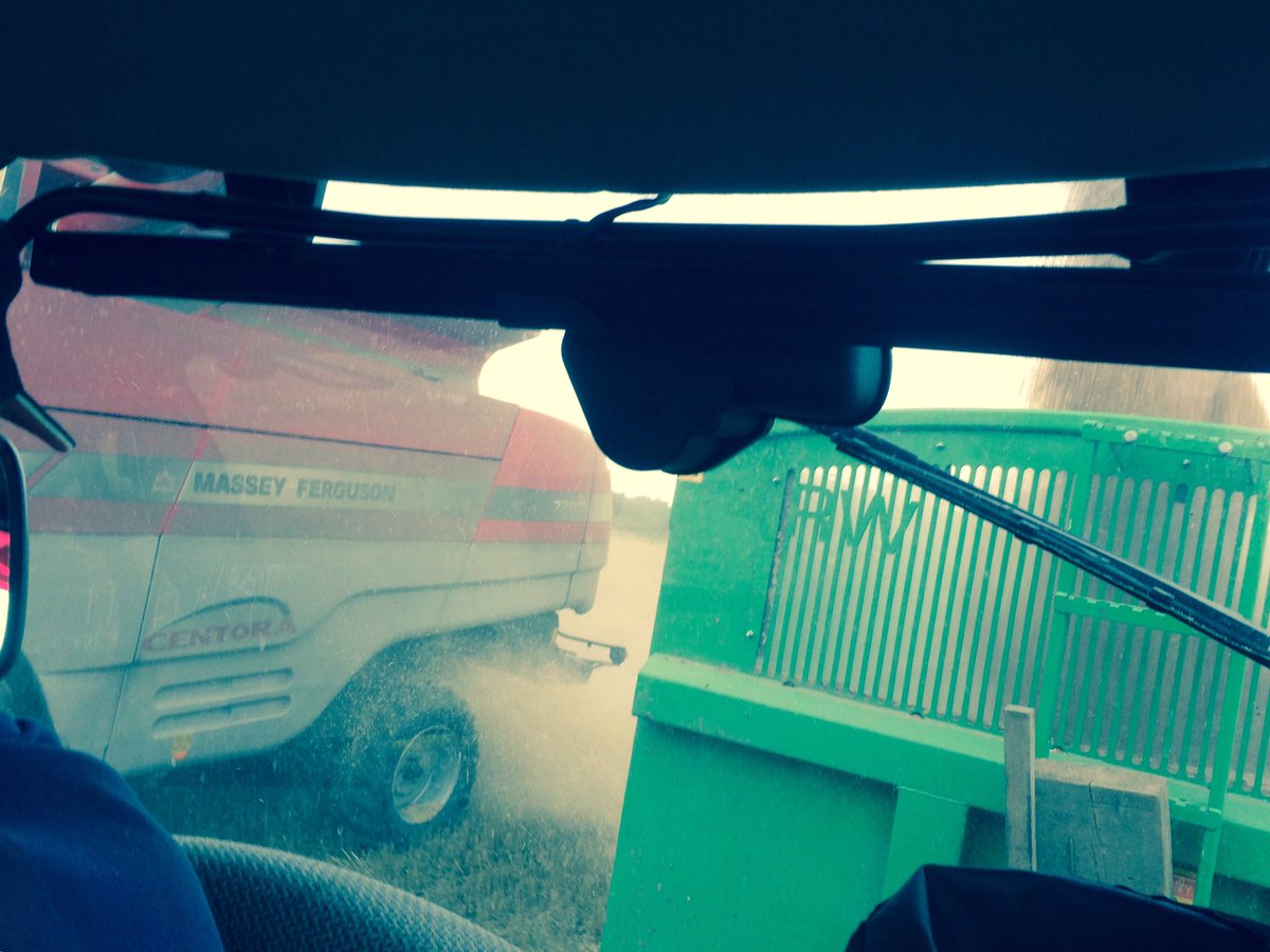 Harrisjay063Jay's tweet photo. #harvest2017 https://t.co/TvfoLNlOqQ