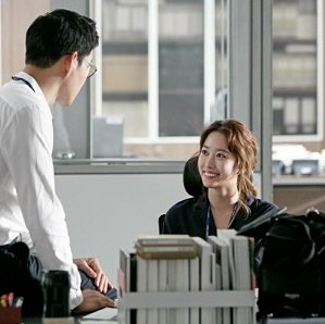 DHz5pYtUIAUn-6R.jpg:large