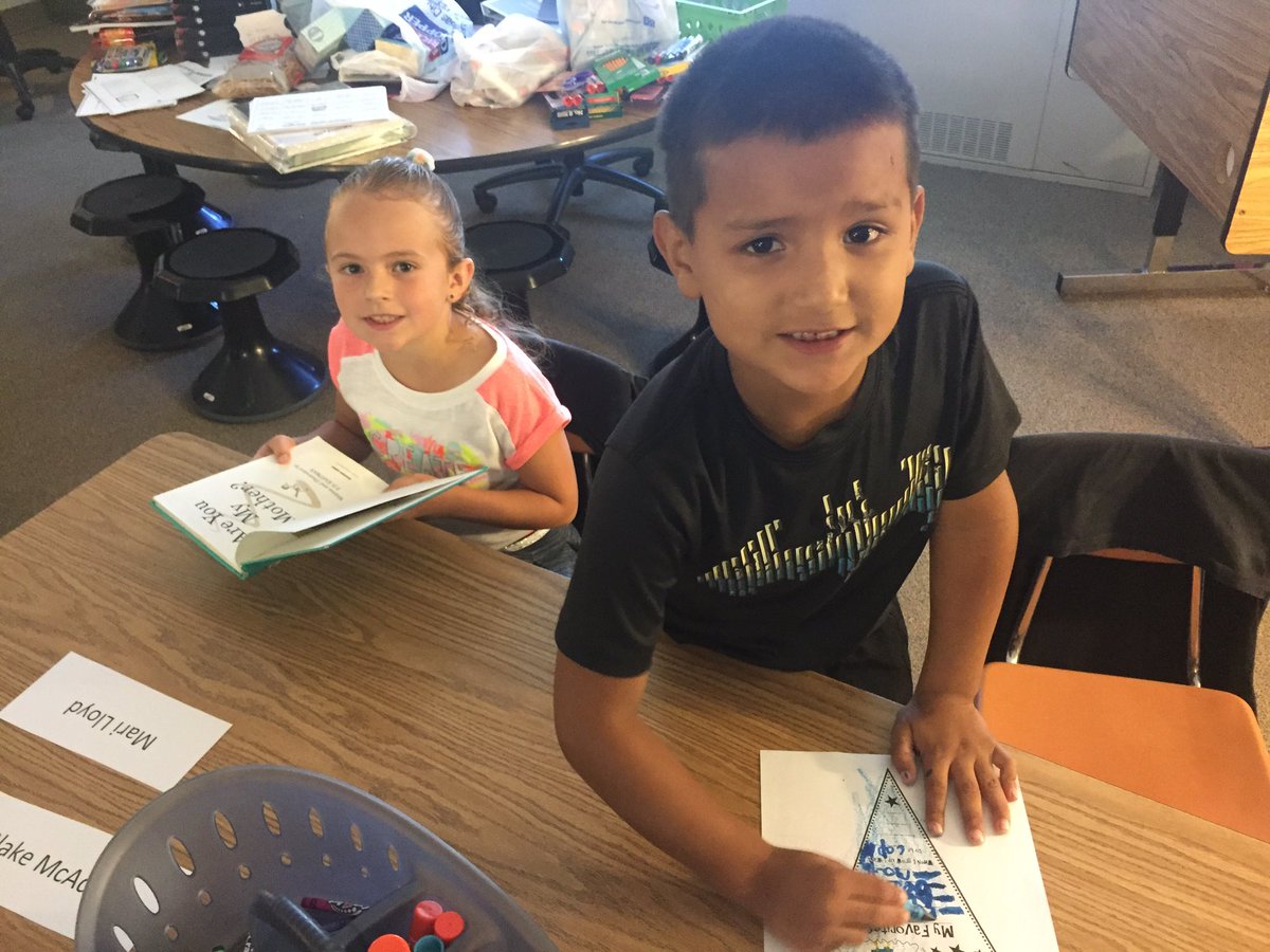 essd40casey's tweet image. Back to school and back learning about each other and becoming family! #essdexcels