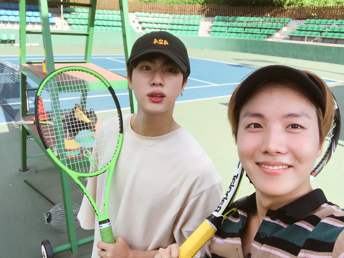 GoldenClosetJK1's tweet photo. After Playing Don't Forget to Eat Well
#테니스왕자들 #KingsOfTennis
#투데이홉진 @BTS_twt https://t.co/pjzqVMTQD3