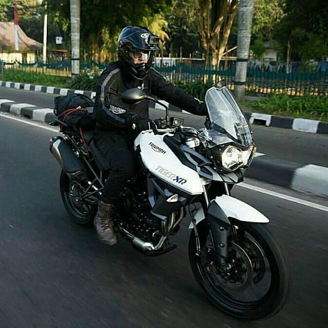 trifi_fifi's tweet photo. Take Care @kvinjulio  #simPATIMotorbaik2017 https://t.co/LUWKmJxLuv