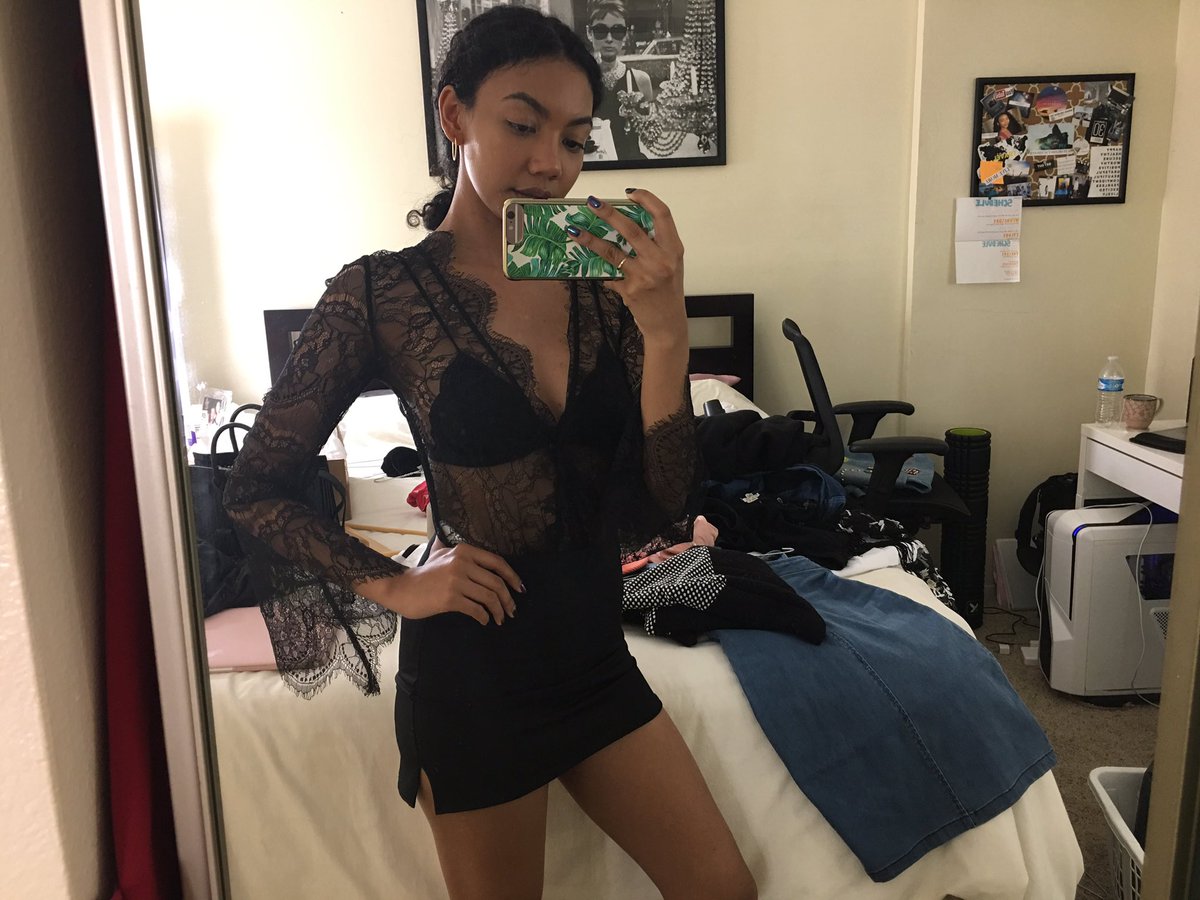 aasian's tweet photo. I'm filming a try-on haul rn but I tried this bodysuit on again a month after deciding I didn't like it but I WAS WRONG IM IN LUV WITH IT https://t.co/WpIRTv8VzH