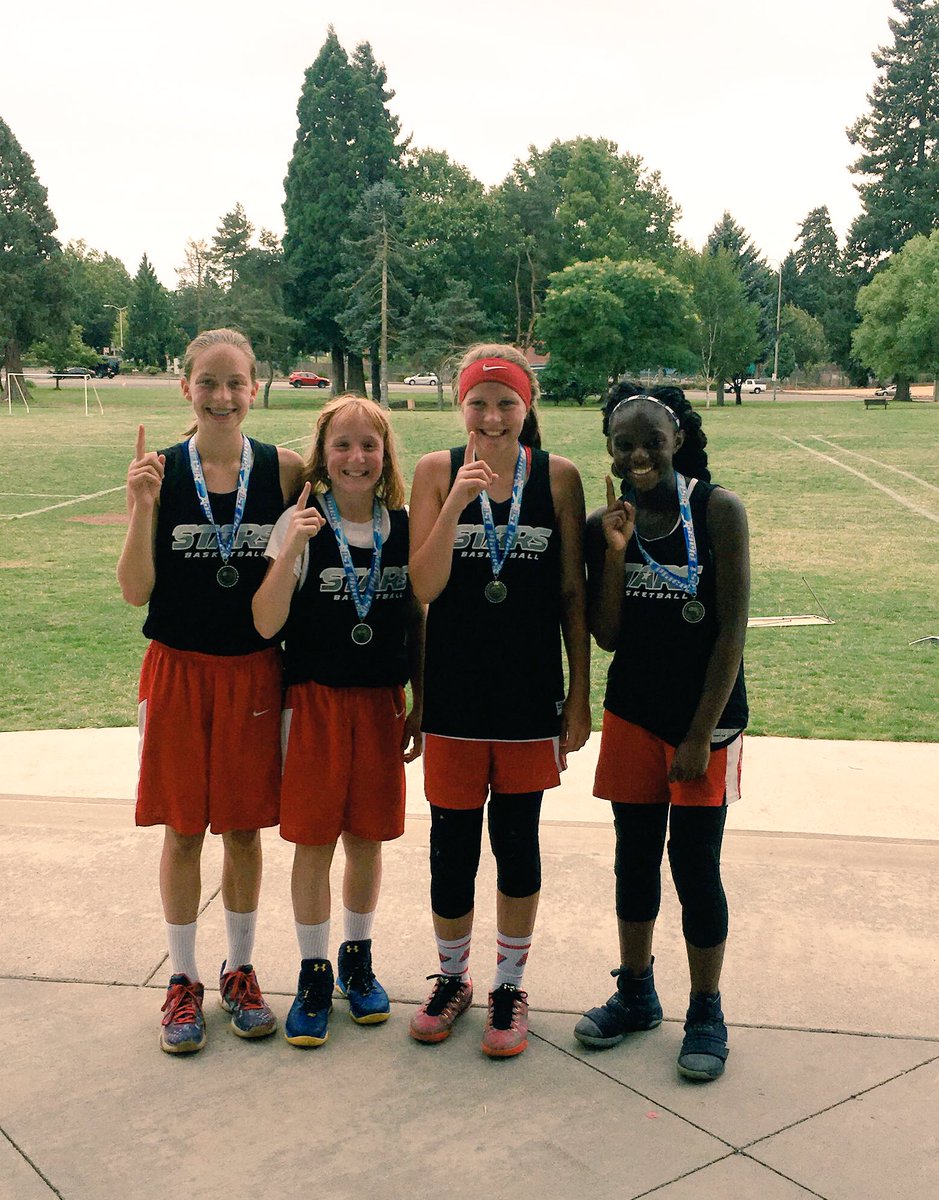 Kwedin1's tweet photo. Loved coaching Ella & squad @ the Shoot 360 3v3 tourney this weekend. These lil's cleaned up the 7th gr division, 5-0💯🏀💪🏼
#Champs🥇 #nwstars💫 https://t.co/zN7MipnJ3n