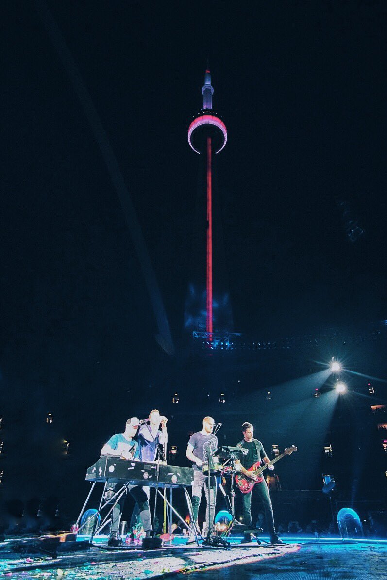 coldplay's tweet image. B-stage in the shadow of the CN Tower
R42
#ColdplayToronto