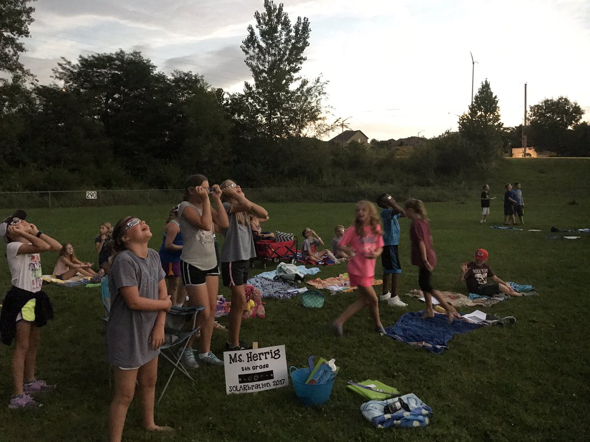 herrig_michelle's tweet photo. 2017 is looking up for Mrs. Herrig's 5th graders! @ShoalCreekStars #LPSeclipse #Lpsleads #starssc #5thgraderocks https://t.co/Sb79Tg6tkL