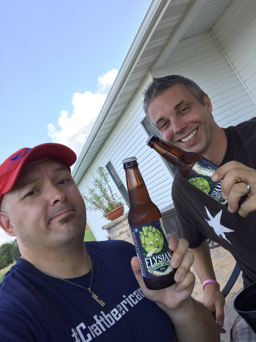 iTomHarness's tweet photo. Memories from the event of the century.
#SolarEclispe2017 #solareclipse #Carbondale #SIEclipse @craftbeericans @ElysianBrewing #craftbeer https://t.co/bHxnCxn6EH