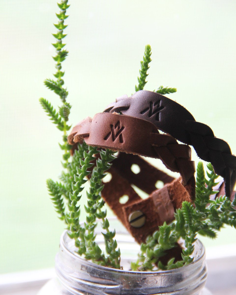 elevate_ppl's tweet photo. An accessory that simply goes perfect with everything 😍🍃 // #mysterybraidbracelet #LeatherforGOOD #ElevatePeople #CreatingOpportunity https://t.co/oxyshGXiMf
