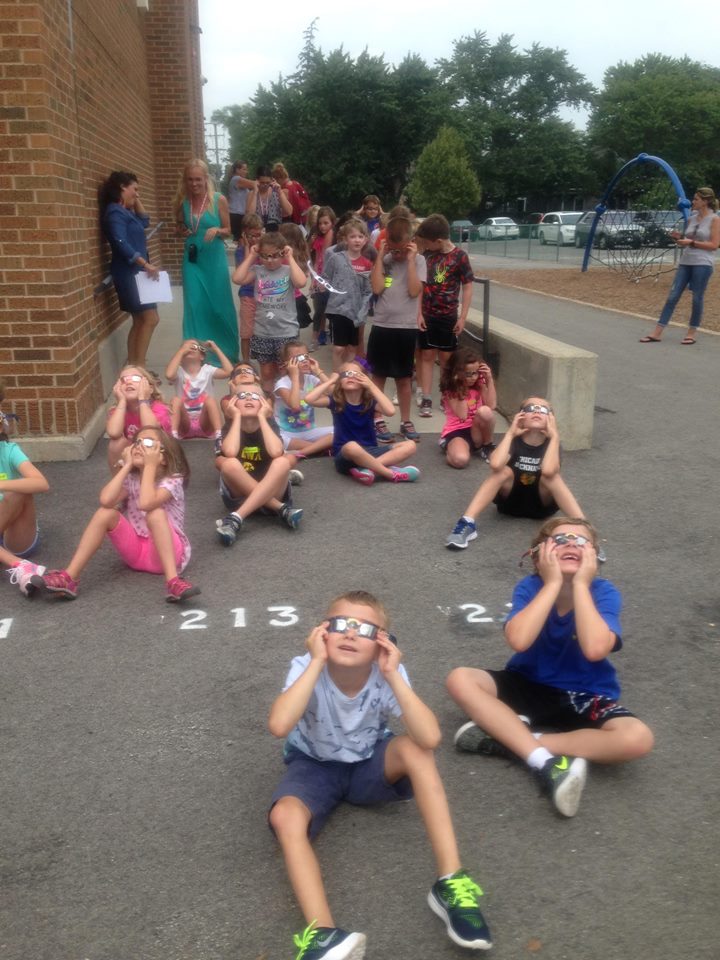 Second Graders had a sun-sational Moonday!
#engageD64 #totaleclipse2017
