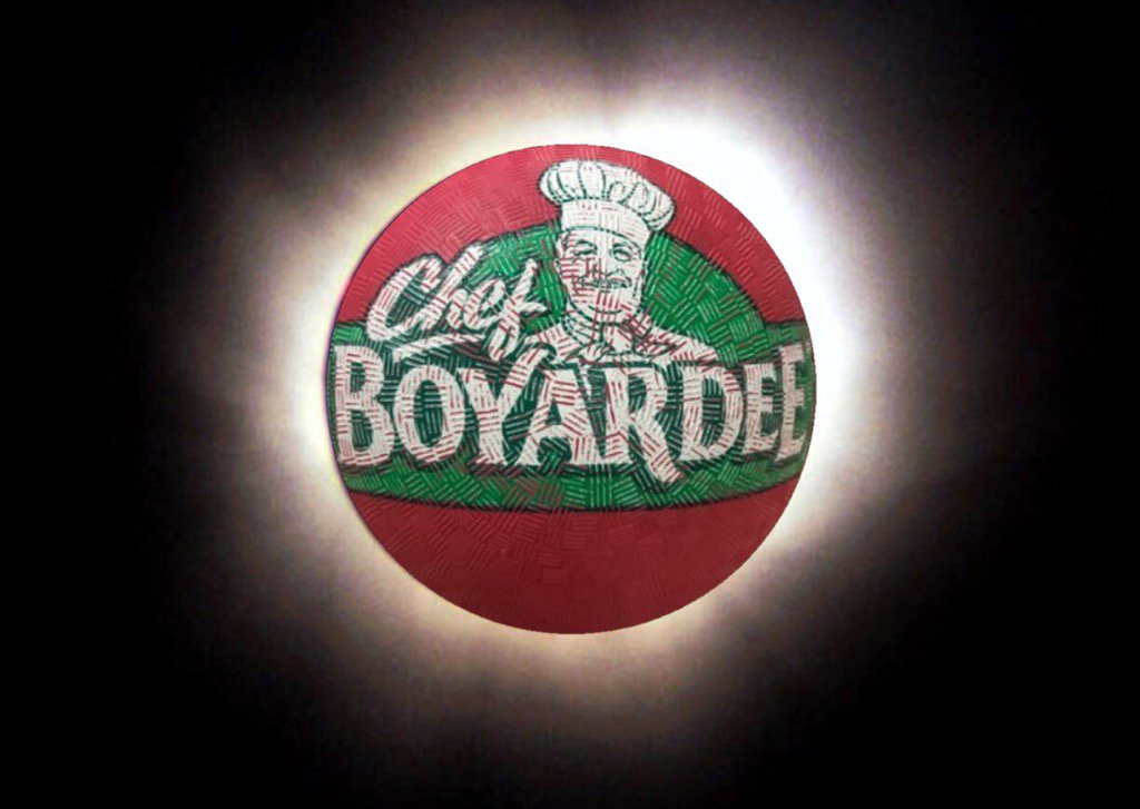 BoyardeeBall's tweet photo. A simple google search leads you to about 600,000 of pictures exactly like this. #ChefReppin #DTXC https://t.co/r3q6D0Fs2i