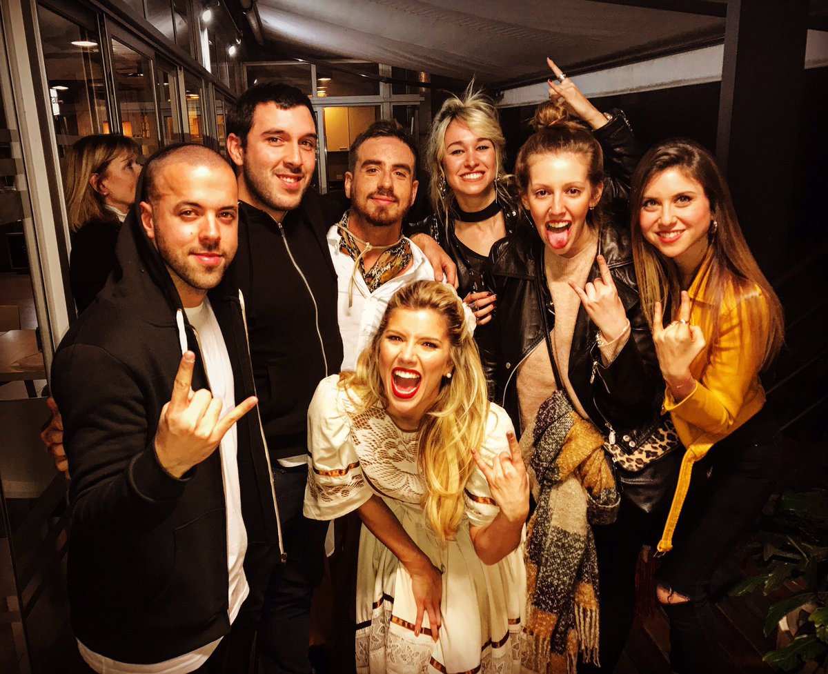 BusquetsMedia's tweet photo. Rockeando el folklore #showmatch @balfederico @laufer4 @matinapp GENIOS! https://t.co/FA0z3tjfii