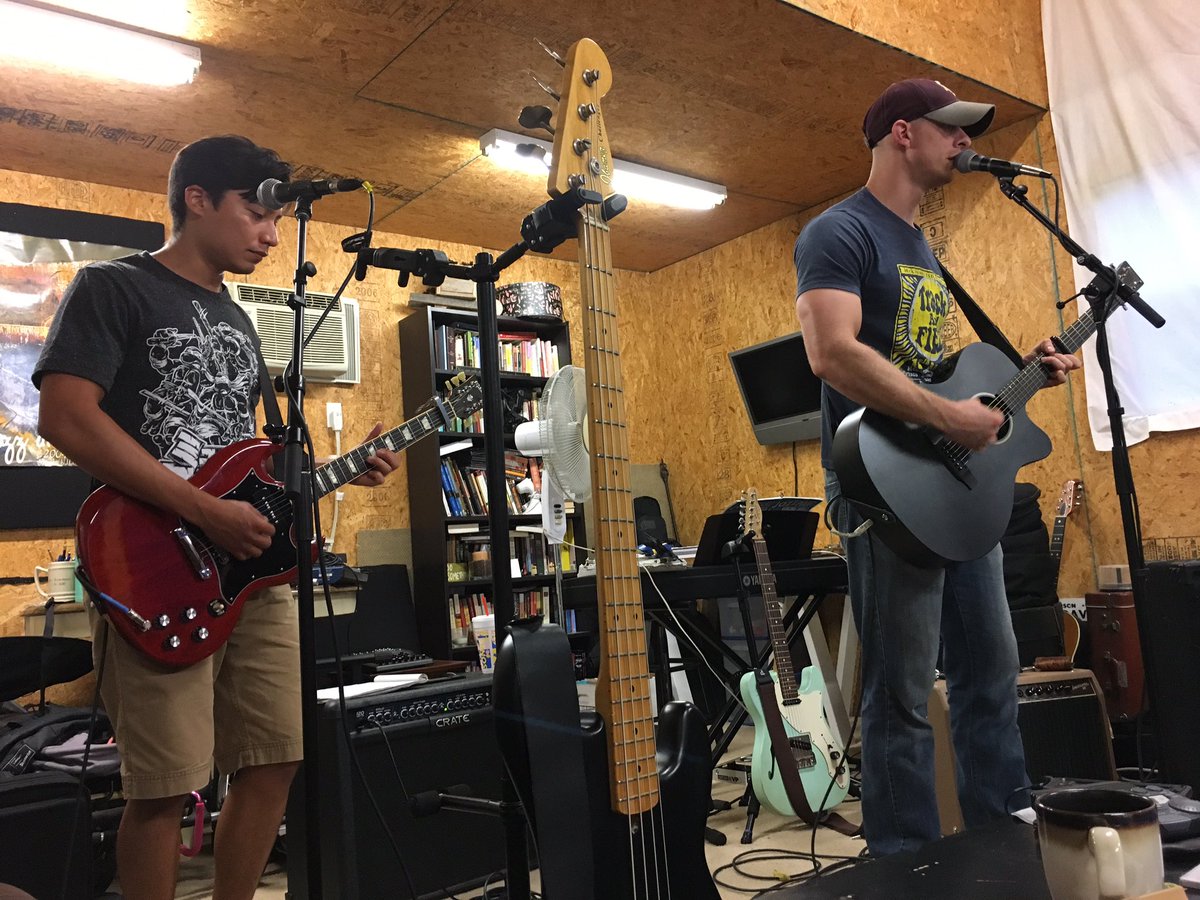 SouthernBrave's tweet photo. Gettin' ready for Saturday night. I got you 2 tickets for ya @maxstalling #mckinneymountedpatrolsupport #reddirtmusic #livemusic #IIIforks https://t.co/zXJOTh3hl9