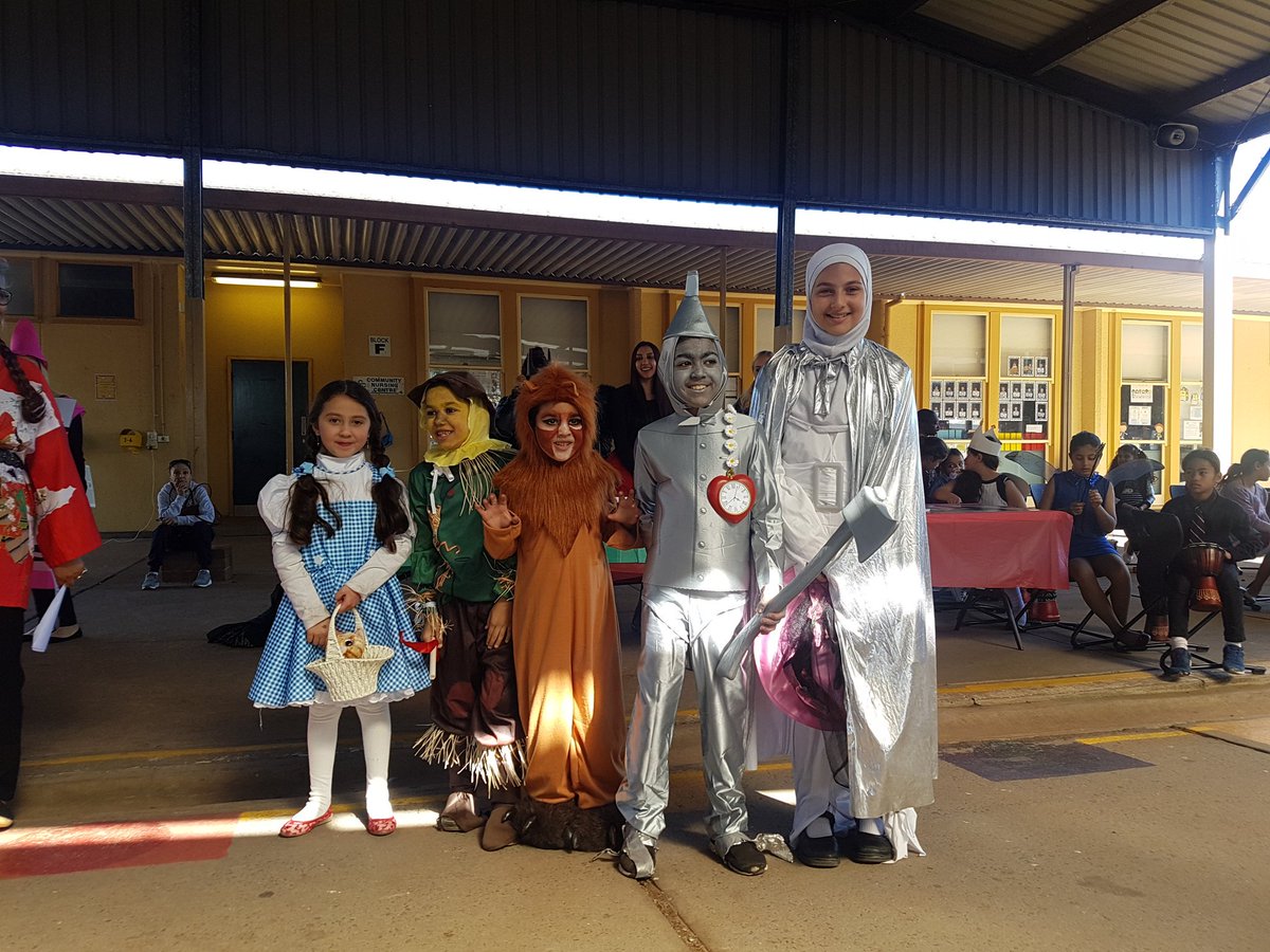 vickyleedale's tweet photo. Escape to everywhere🤓 What a wonderful book parade📚 Thank you @pearlorwin @AnetaYogi @fairvaleps #bookweek17 #bookparade https://t.co/b83Uj6b2dZ