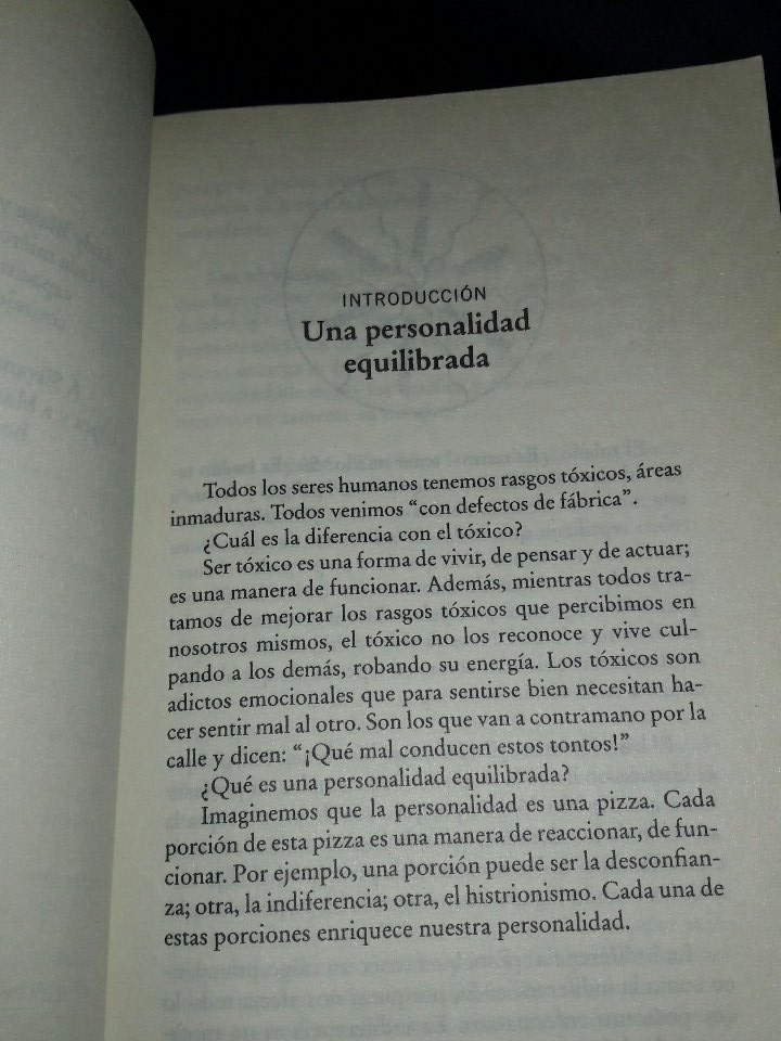 Displismyworld's tweet photo. "Los tóxicos son adictos emocionales que para sentirse bien necesitan hacer sentir mal al otro" https://t.co/cSg80BYsrQ
