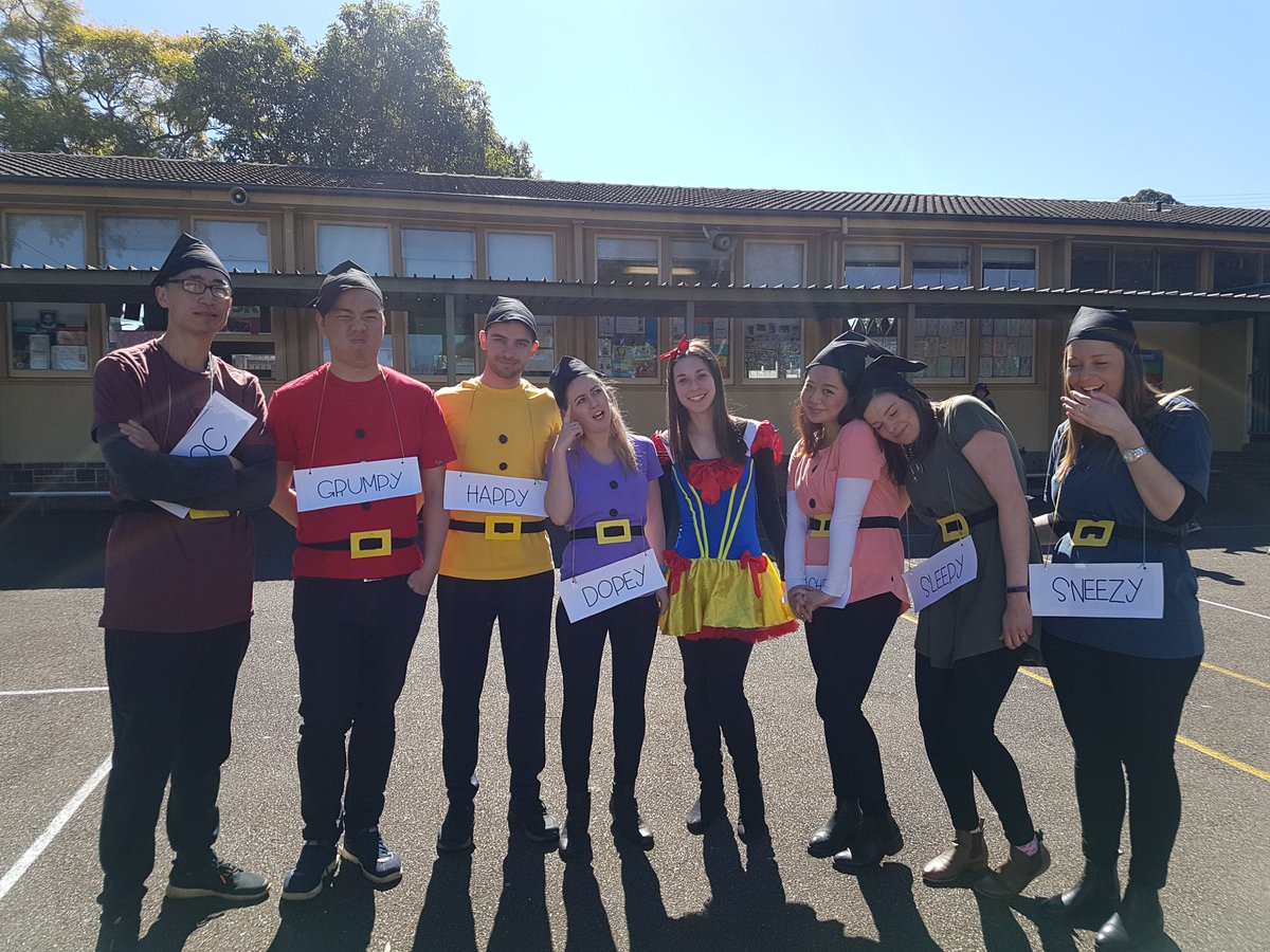 vickyleedale's tweet photo. Escape to everywhere🤓 What a wonderful book parade📚 Thank you @pearlorwin @AnetaYogi @fairvaleps #bookweek17 #bookparade https://t.co/b83Uj6b2dZ