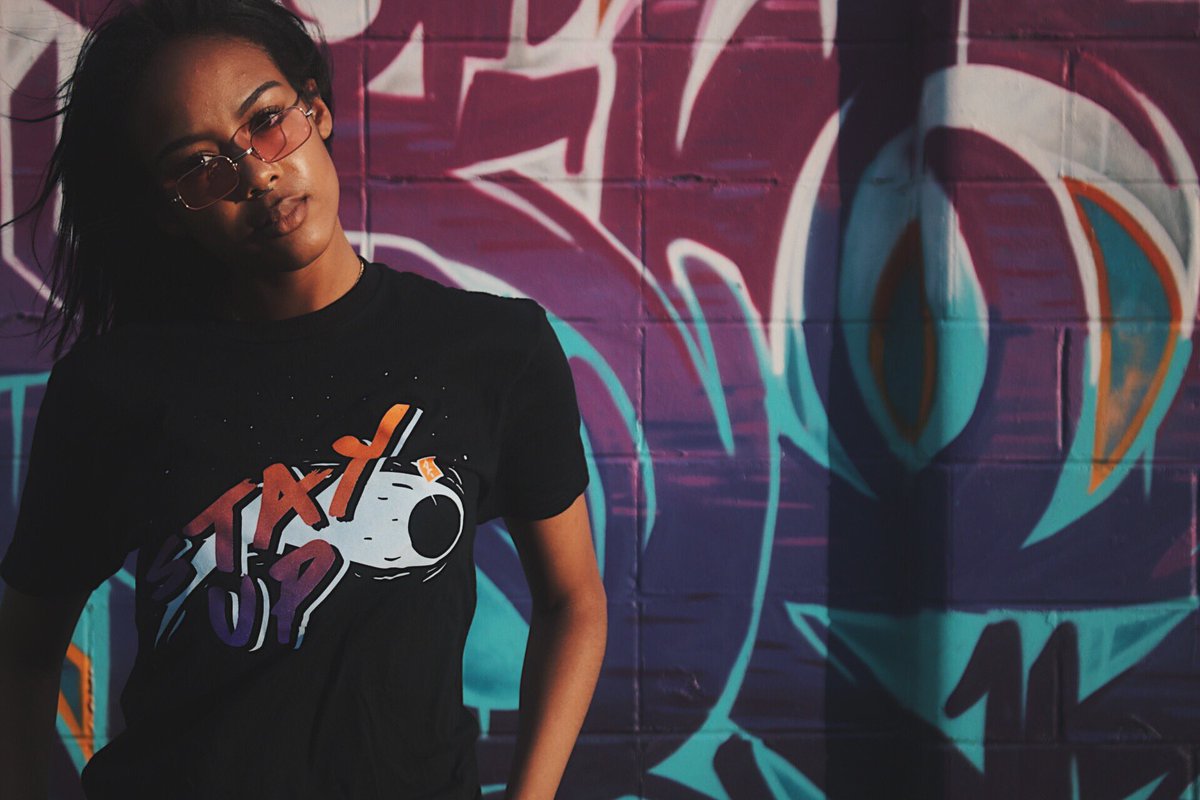 arod2up's tweet photo. Im an entrepreneur from Jersey who has a clothing line built on spreading peace. A RT can help my message spread. https://t.co/HCYO8LanSp ✌🏾 https://t.co/c2pPHxoUJY