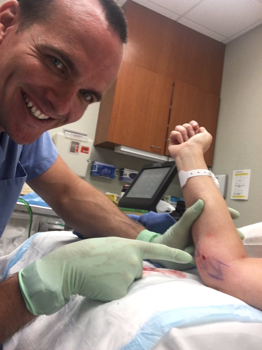 BeckyJustis's tweet image. While everyone was getting ready for the eclipse I was having the new Tenex elbow procedure. #lessrecoverytime #backtoteachingtomorrow