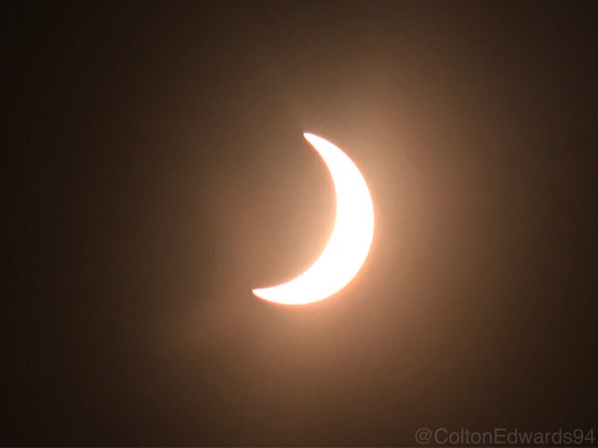 ColtonEdwards94's tweet photo. Maximum view of the #SolarEclipse in Texas, it was truly AMAZING! #Eclipse2017 @NASAGoddard https://t.co/5VSB96530S