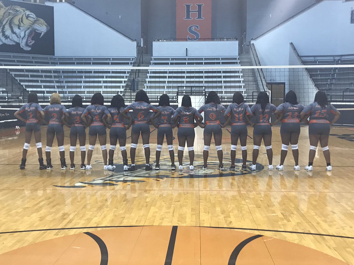 webovball's tweet photo. Picture day!!!! #webovball #oneteam #onedream https://t.co/O7Tv8EsgDd