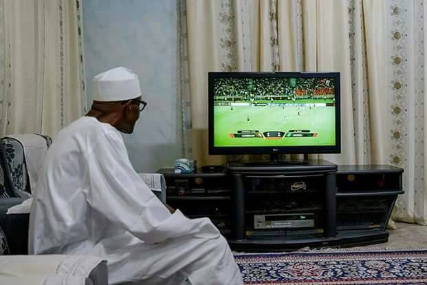AYDI_NG's tweet photo. While Nigeria vs Cameroon play, we are proud to see that our president @MBuhari @atiku  watches the match live #SupportTheEagels #ProudlyNG. https://t.co/S8sprAoqFI