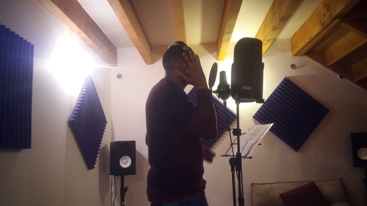 vmcstudios's tweet photo. #ENREGISTREMENT #SINGLE #ALBUM #ARRANGEMENTS #MIXAGE #MASTERING #VMCSTUDIOS #STUDIOMUSIQUE #GOSPEL https://t.co/qCVi43nJHS