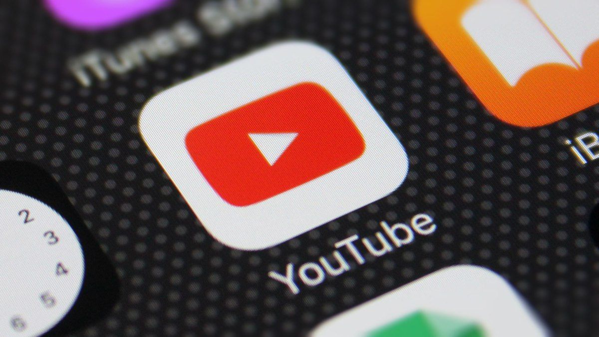 YouTube now lets you stream your iPhone’s screen, makes it easier to moderate chat https://t.co/IMCFkvRyix https://t.co/zTUtoYdw4N 1