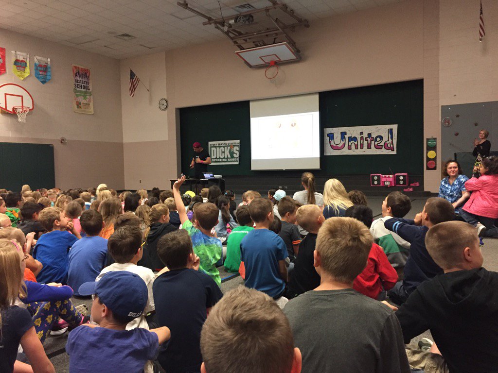 JenBass1's tweet photo. #mdvepto Fun Run kick-off assembly @mdve_lions https://t.co/hyxUl86ZSj