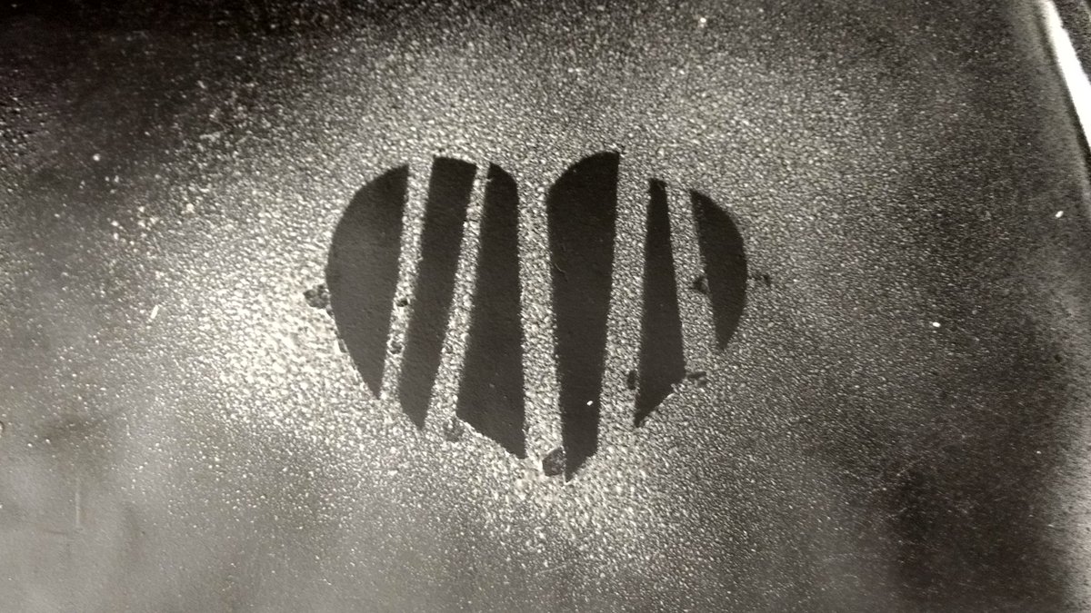 LedaBlackArtist's tweet photo. The overspray on elements for my Erzulie box. #FemalePowerProject #aCreativeDC #assemblage https://t.co/TgWodKYIwu