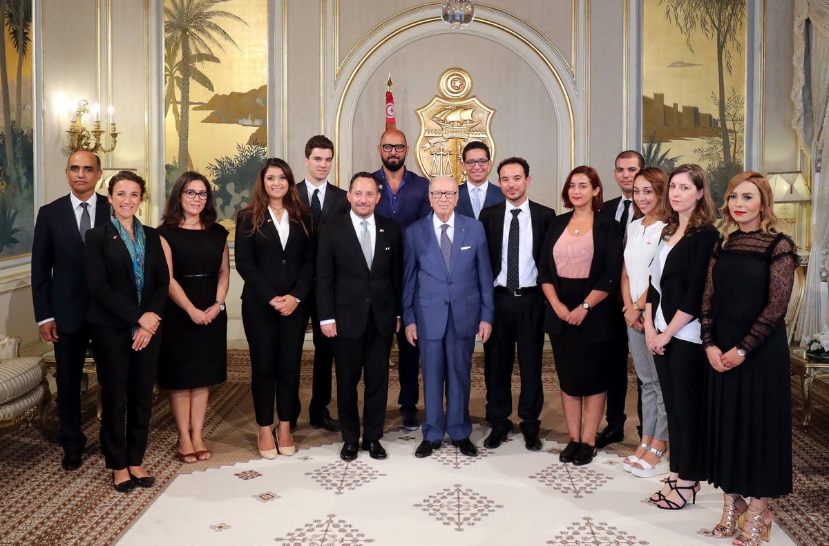 exchangealumni's tweet photo. Wow! Thank you to Tunisian President Beji Caid Essebsi for meeting with and hearing from Tunisian #ExchangeAlumni @usembassytunis https://t.co/7AhfAPEwR3