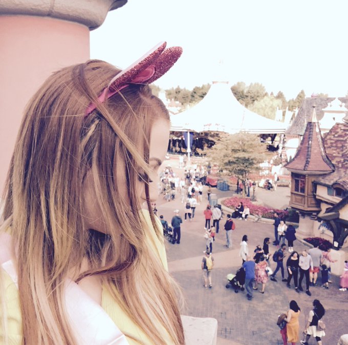 Being a big kid in Disney 💞👑 https://t.co/Fko546HCId<a href="/tag/tb"class="tags"><span>#tb</span></a>