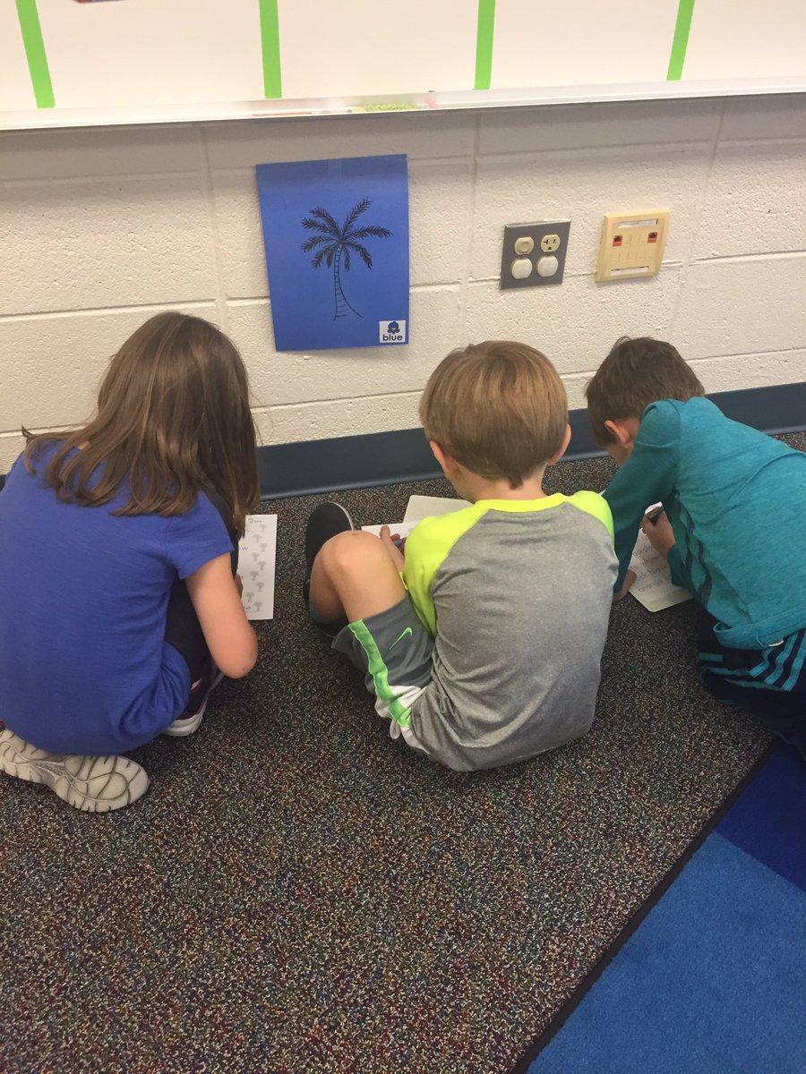 MrsDruwe1st's tweet photo. Color hunt! 🌈🎨 https://t.co/B1myE7RPOP