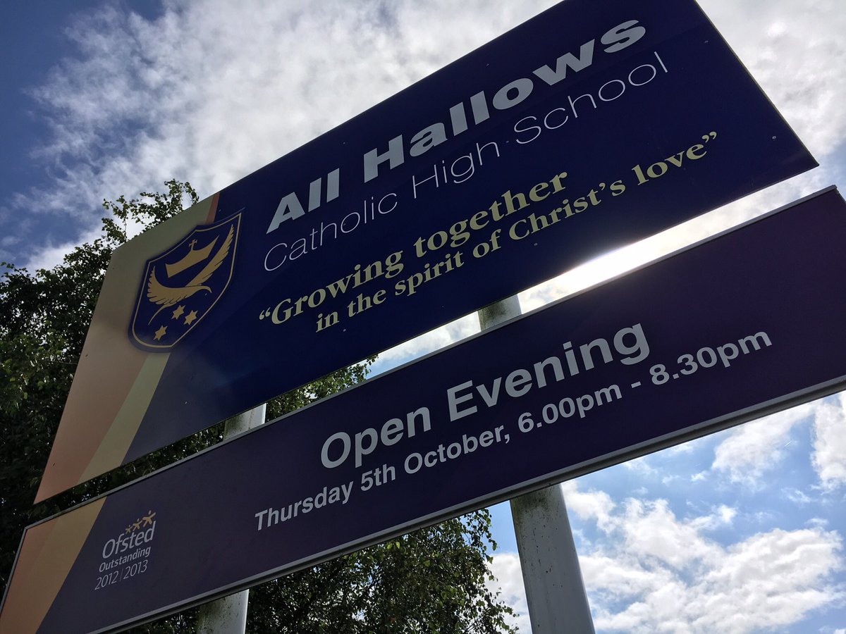 AllHallowsCHS's tweet image. Classrooms painted &amp;amp; new books ready. Looking forward to welcoming our pupils back and saying hello to our new ones! #FirstDayOfHighSchool