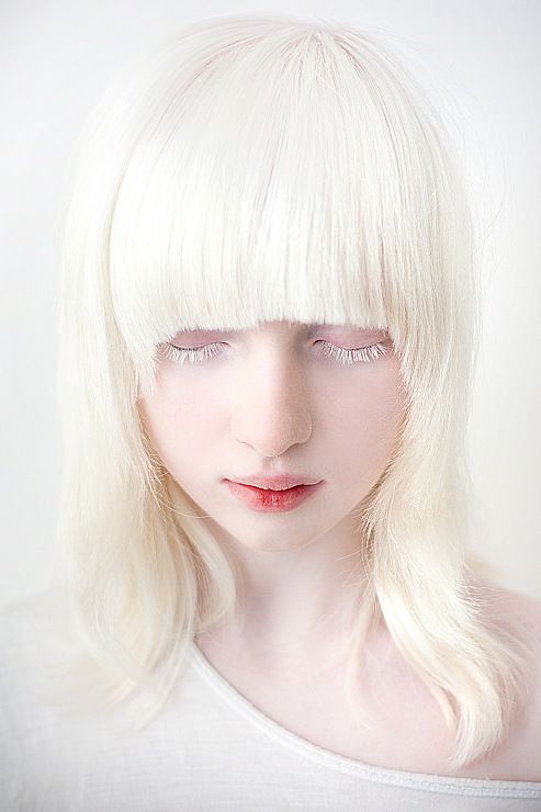 Crystal Art Box En Twitter アルビノ女性 2万分の1の奇跡が生み出した ロシアの 白いモデル ナスチャ クマロヴァ Crystal Art Box En Twitter アルビノ女性 2万分の1の奇跡が生み出した ロシアの 白いモデル ナスチャ クマロヴァ